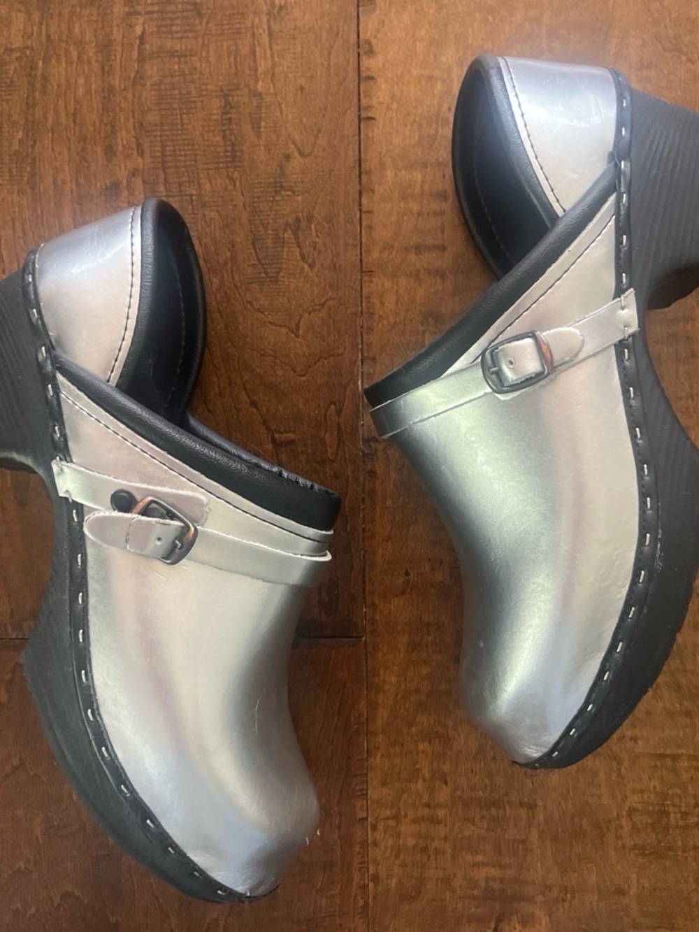 C&C Sweden metallic silver Scandinavian slip-on clogs with buckle straps EU 39